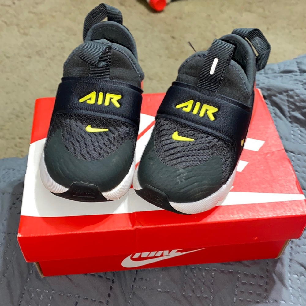 TODDLER NIKES